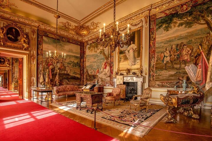 Blenheim Palace and Avebury Stone Circles Private Transfer