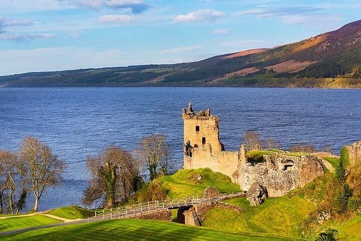 urquhart castle / loch ness