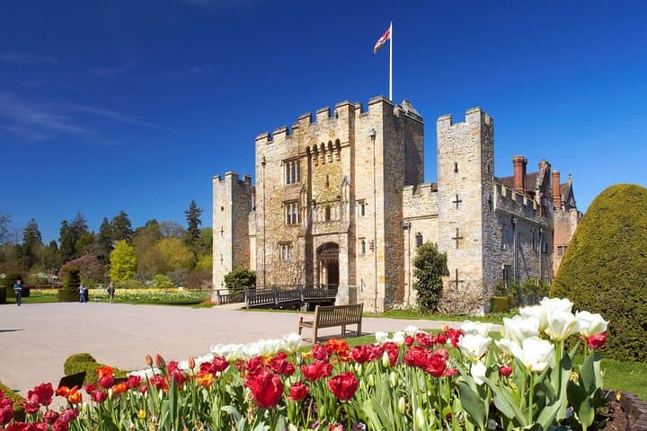From London: Leeds Castle and Hever Castle Tour including Tickets