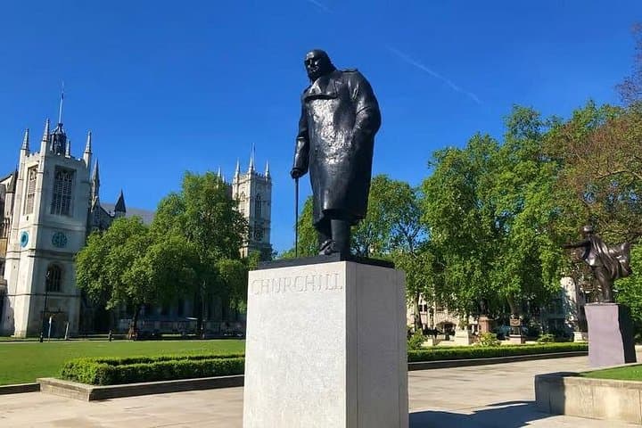 Winston Churchill Statue