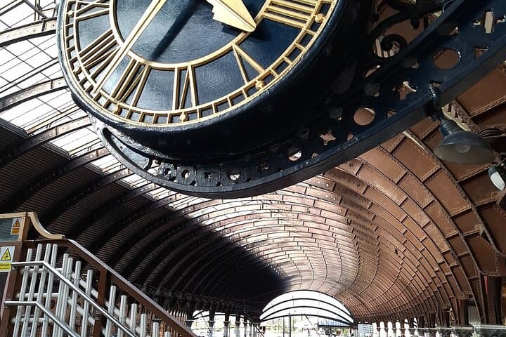 Quirky Pubs and Crooked Streets of York