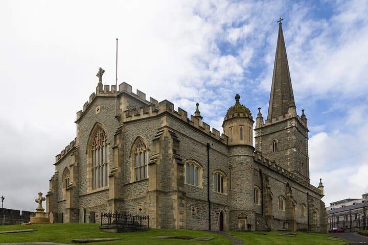 Belfast to Derry Private Tour – History & Murals