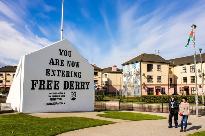 Belfast to Derry Private Tour – History & Murals