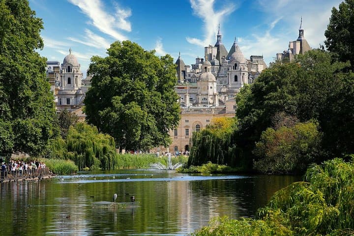 London Natural History Museum Entry, Audio Tour & Hyde Park Walk