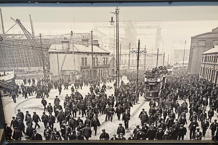 1911 in Belfast shipyard with titanic in the background