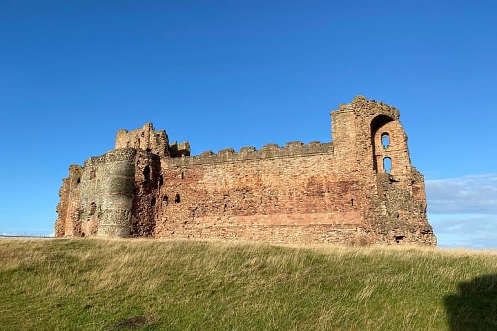 Castles, Coastline, Distillery and Whisky Tasting Private Tour