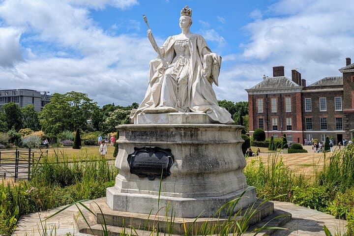 London Walking Tour Kensington Palace & Gardens & Refreshments