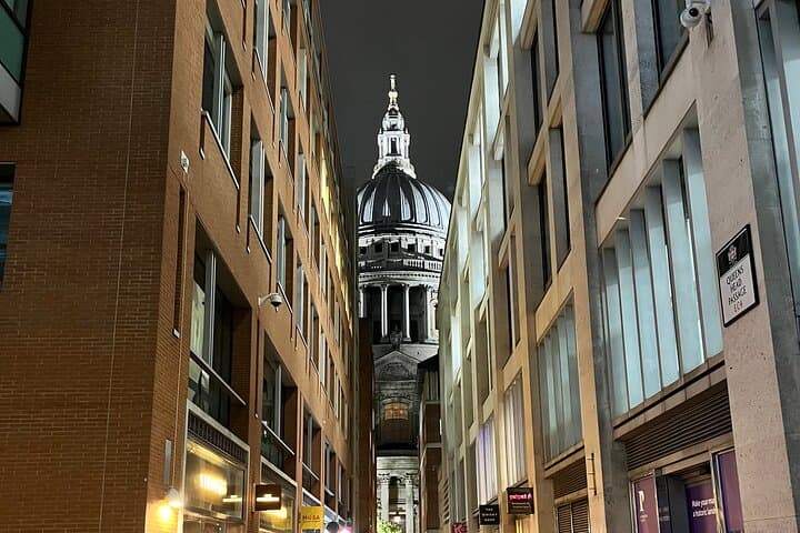 Why was St Pauls Cathedral once the site of one of the most horrific punishments the state could administer?