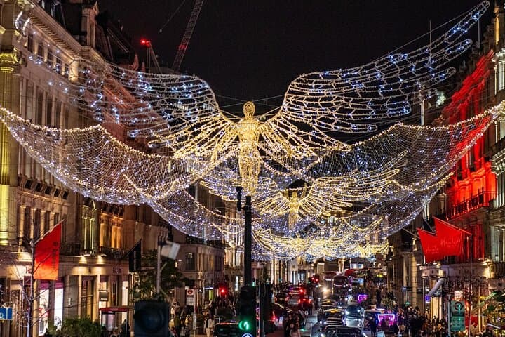 Christmas Lights Tour by Vintage Bus in London