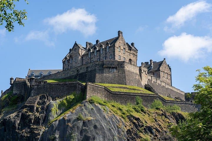 Edinburgh Castle and Royal Mile Guided Tour + Entry Ticket