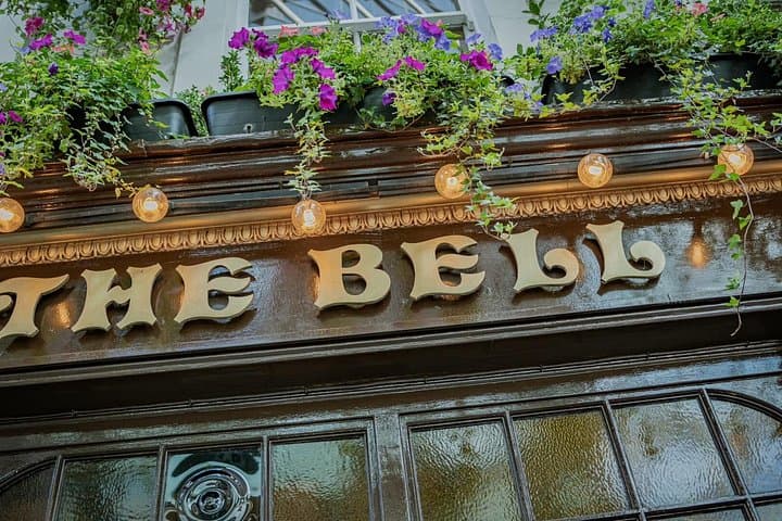 Historic Pubs of the City of London with a Beer in each bar