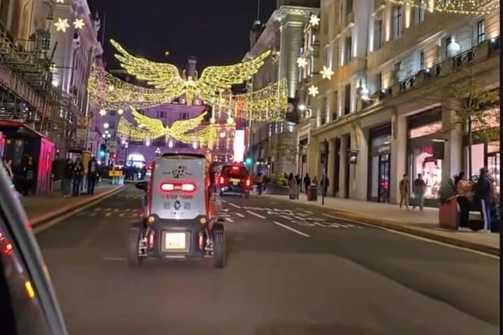 London Christmas Lights Tour in Street Legal Karts