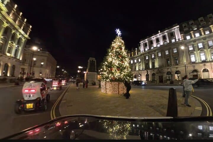 London Christmas Lights Tour in Street Legal Karts