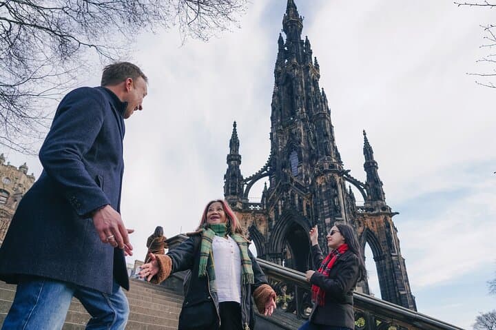 Edinburgh Private Tour with a Local - Highlights & Hidden Gems