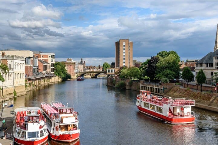 York Private Walking Tour with a Local
