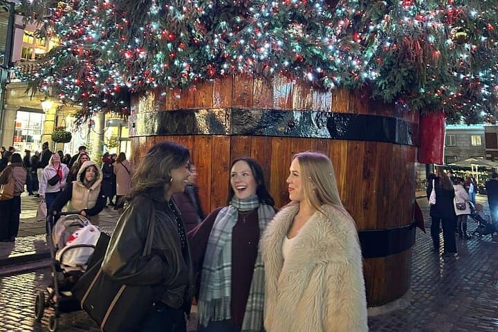 London Christmas Lights Walking Tour with a Local Guide
