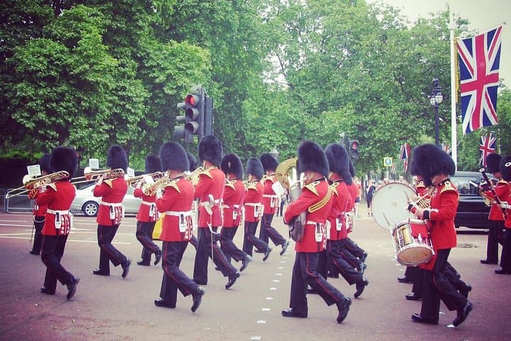 London: Parliament, Palaces, Parks and Piccadilly 3 Hour Tour