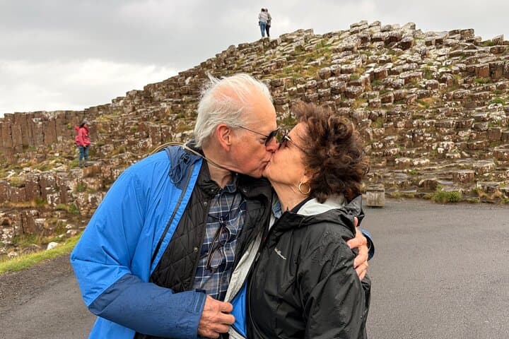 Northern Highlights Full-Day Guided Tour in Northern Ireland