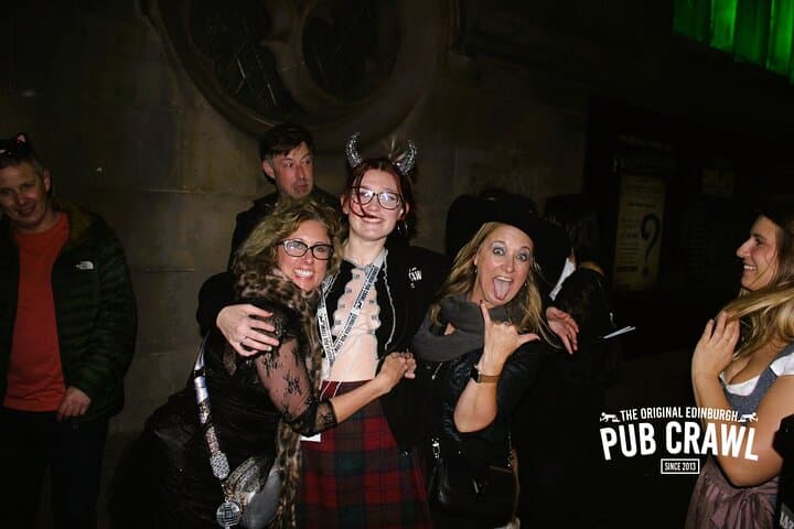 The Original Edinburgh Pub Crawl: 7 Bars!