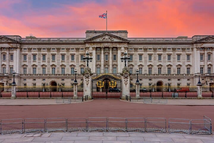 Buckingham Palace: The King’s official residence and Changing of the Guard theatre.