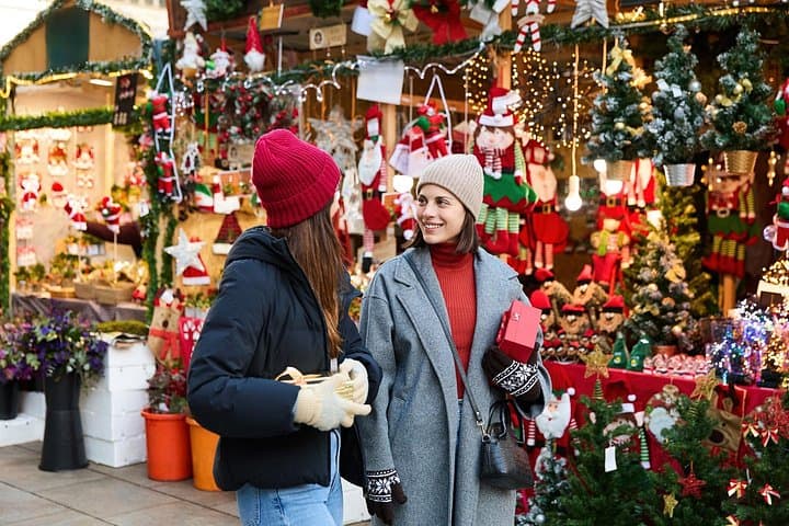 Private Cardiff Christmas Lights Walk With Welsh Cakes