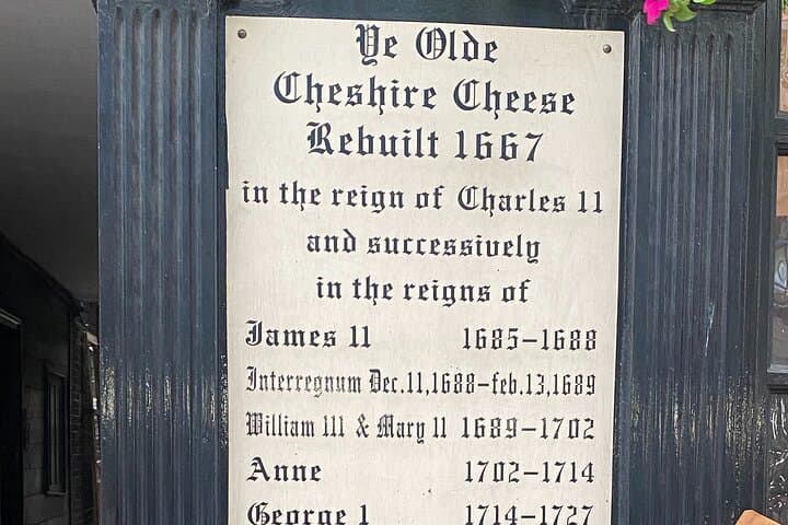 Historical Fleet Street Pub Tour