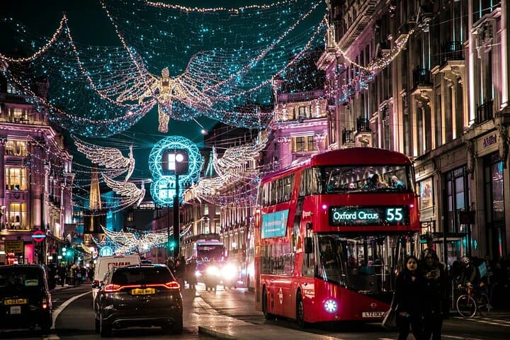 London Christmas Lights Night Tour with Live Guide