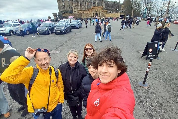 Edinburgh Private Walking Tour with a Local