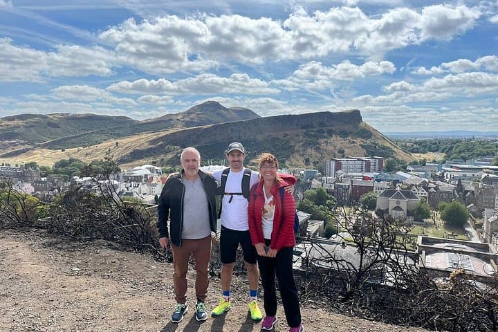 Edinburgh Private Walking Tour with a Local