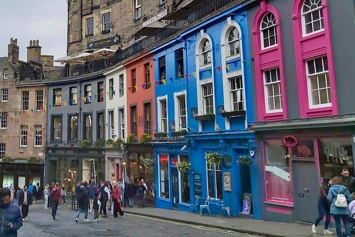 Edinburgh: Privately Guided Half Day Tour in a Luxury Minivan