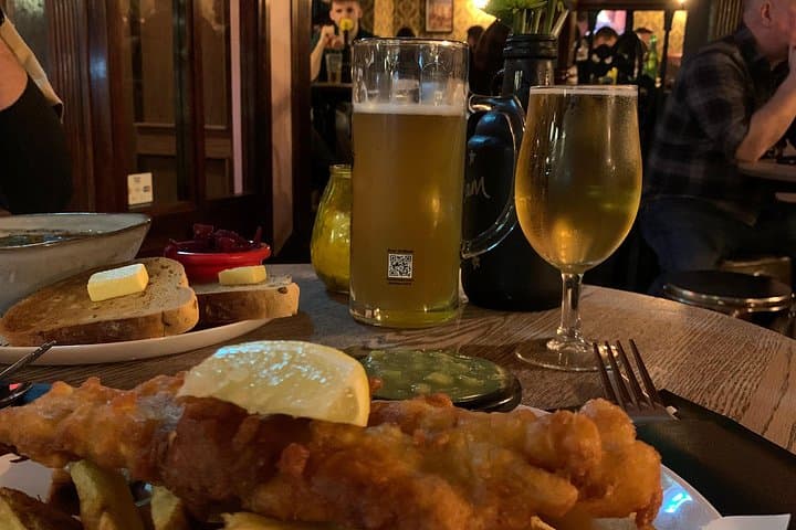 Liverpool Albert Dock and Cavern Quarter Walking Food Tour