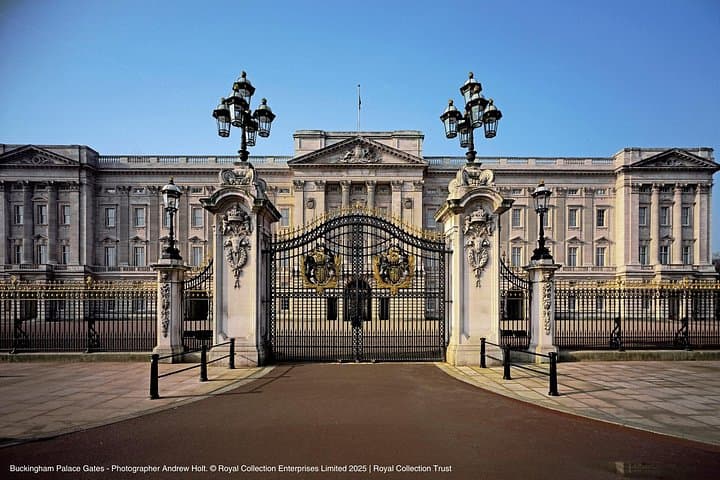 Inside Buckingham Palace State Rooms & Royal London Walking Tour