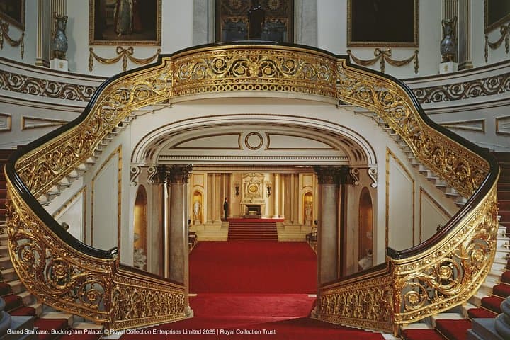 Inside Buckingham Palace State Rooms & Royal London Walking Tour