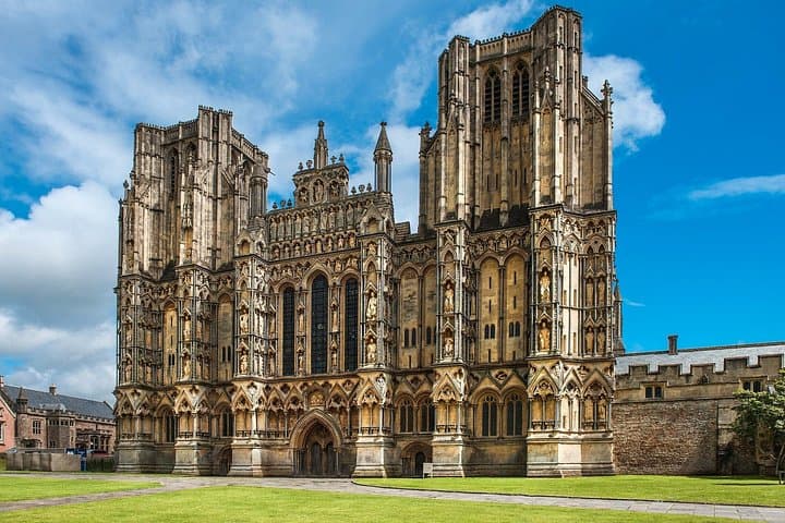 Cheddar Gorge and Glastonbury 1 Day Small Group Tour from Bath