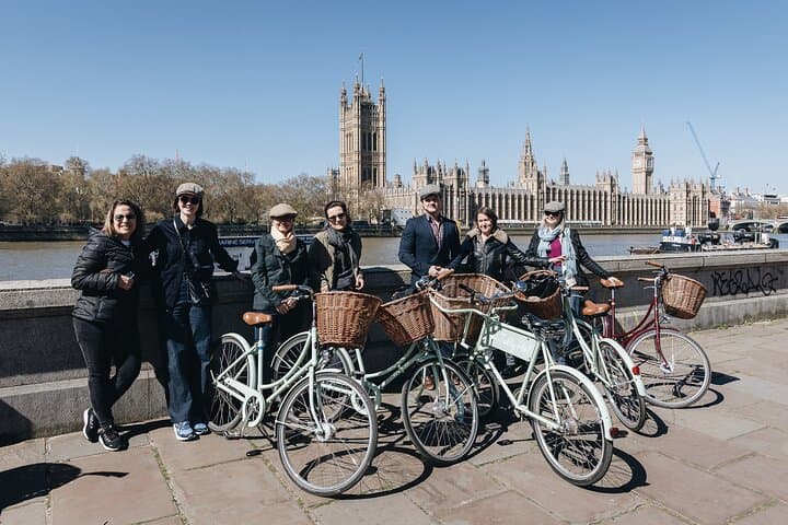 Private Royal London Bike Tour with pub & street art