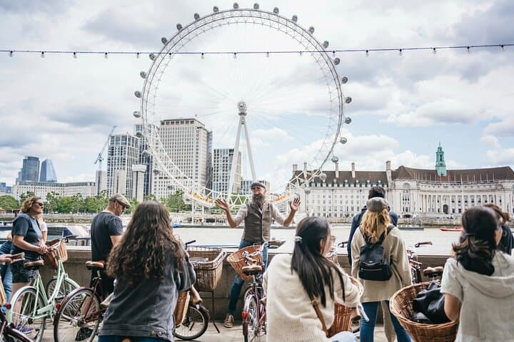 London Bike Tour: Landmarks, Secret Gems, Pub Stop & Street Art
