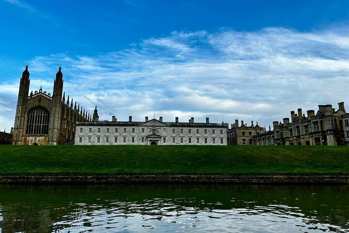 Private Cambridge Day Trip from London with River Cam Punting