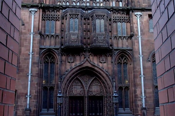 Explore Manchester Self Guided Walking Tour with Audio Guide