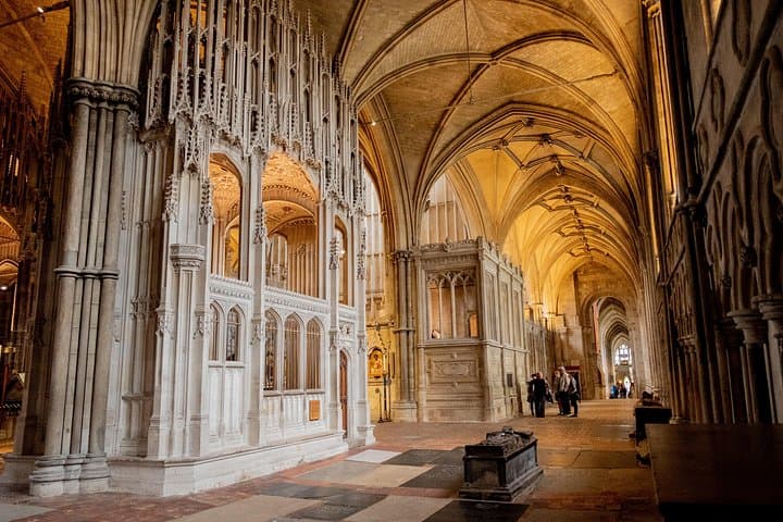 Stonehenge and Ancient Britain Small Group Day Tour from London