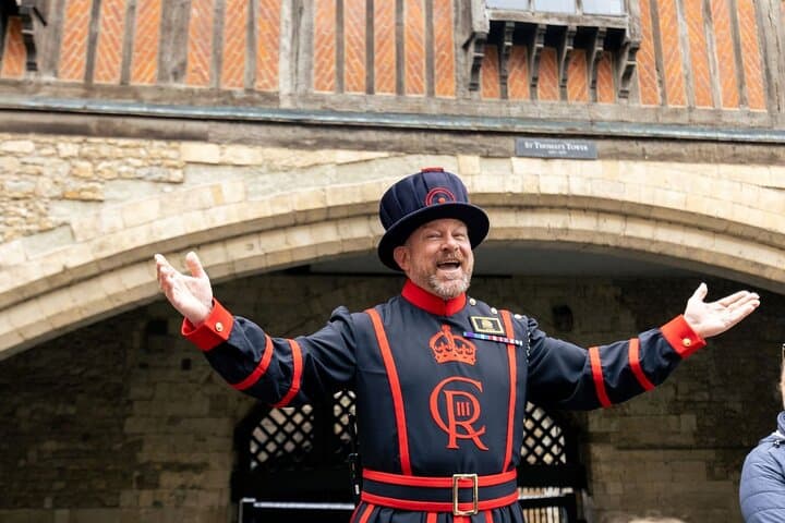 Early Access Tower of London: Crown Jewels and Beefeater Ceremony