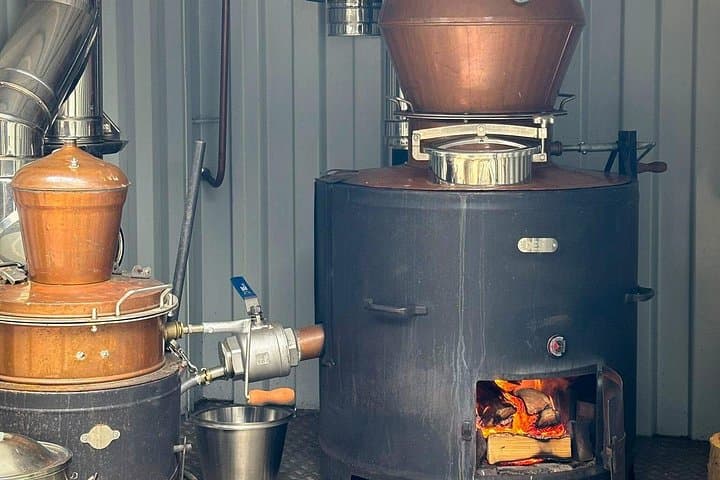 Whisky and gin stills