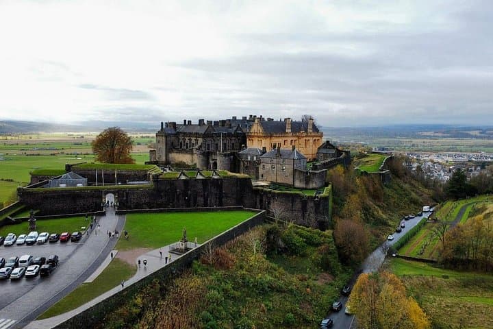 Edinburgh: The Kelpies, Stirling Castle, Loch Lomond & Trossachs