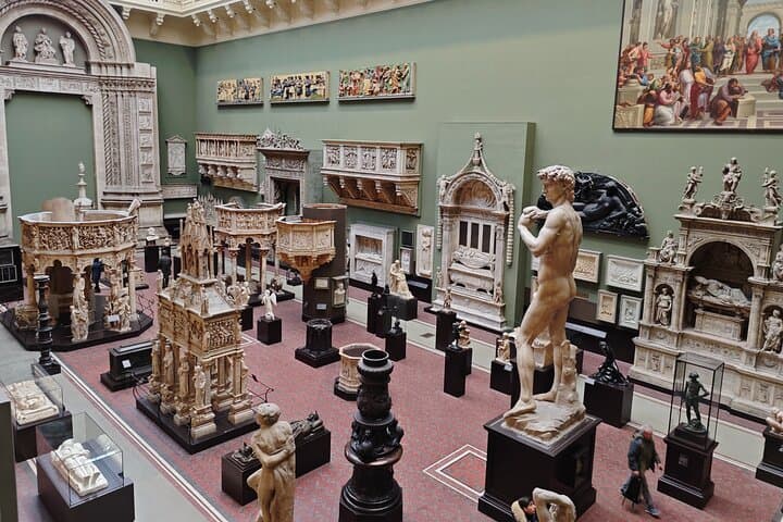 Victoria and Albert Museum Private Tour with Art Specialist