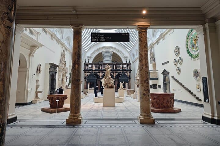 Victoria and Albert Museum Private Tour with Art Specialist