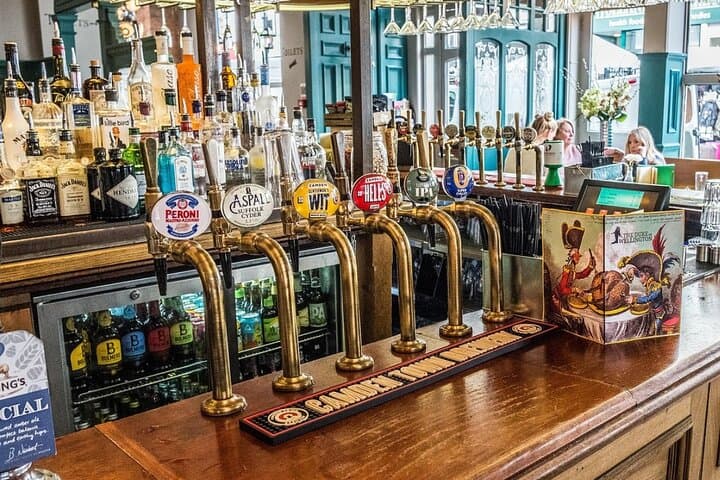 Historic Pub Walking Tour of London