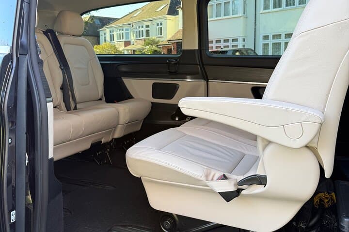 Private Car Chauffeur Service Transfer London to Heathrow Airport