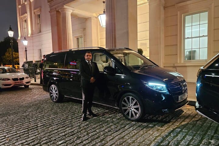 Private Car Chauffeur Service Transfer London to Heathrow Airport