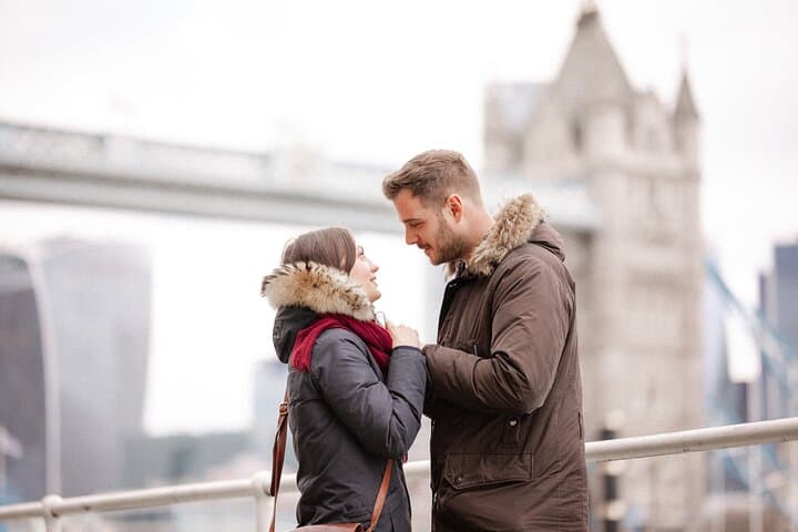 Romantic Couple Shoot at Tower Bridge