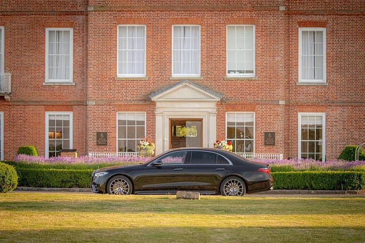 Private Car Chauffeur Service in London for 4 Hours Bespoke Hire