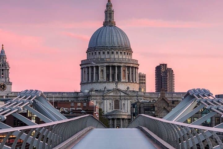 LGBTQIA+ Walking Tour of London: Explore Hidden Histories